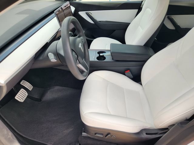 Used 2022 Tesla Model Y Performance image 13