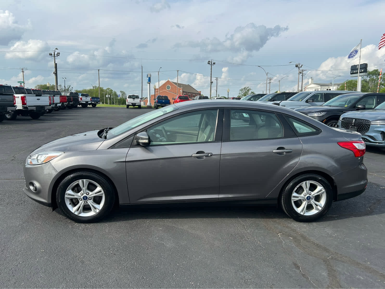 Used 2014 Ford Focus SE