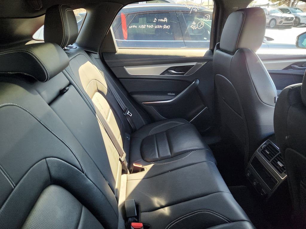 Used 2024 Jaguar F-PACE R-Dynamic S image 10