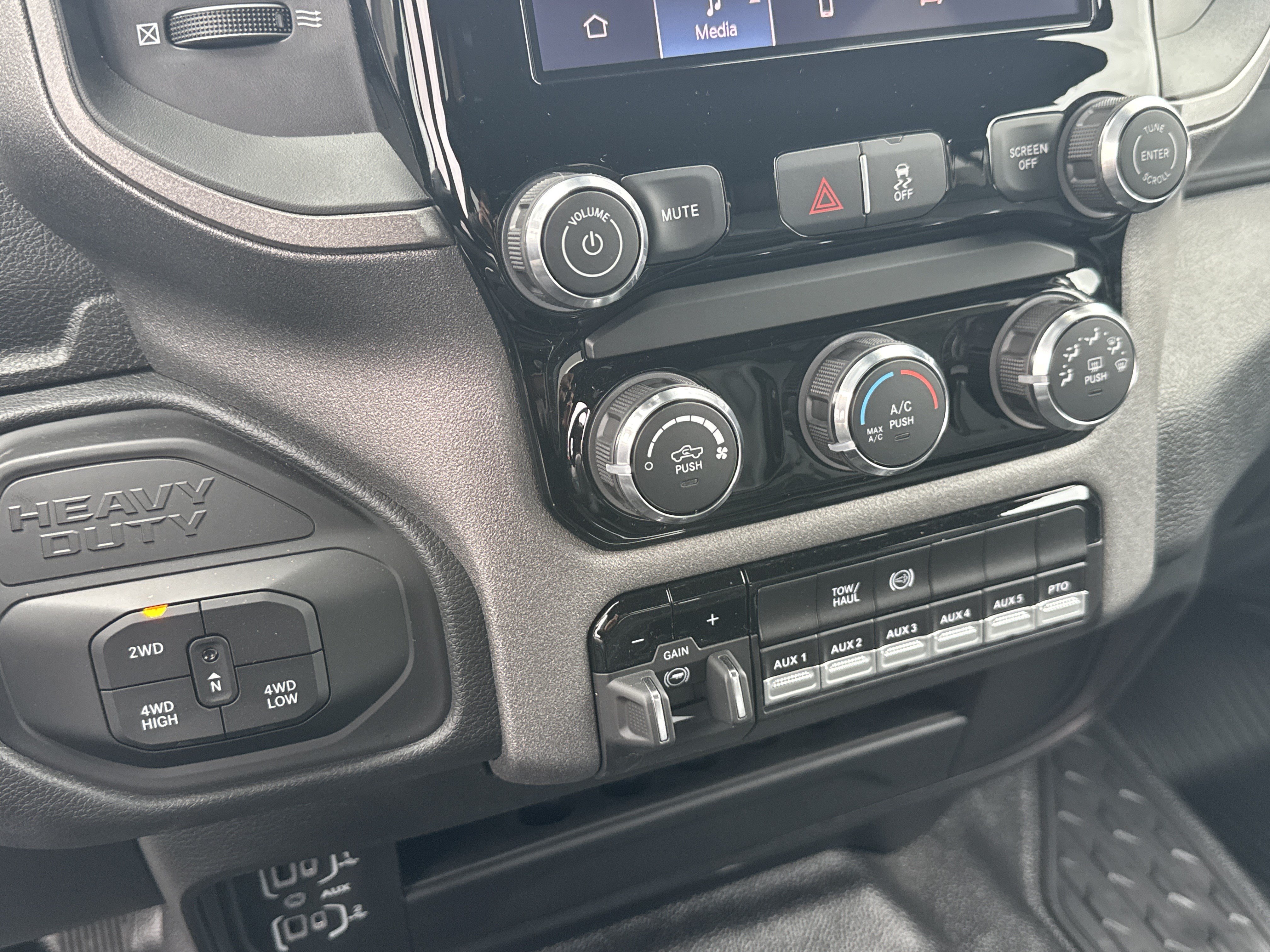 New 2026 RAM 5500 Tradesman w/ Chrome Appearance Group AWD/4WD image 39