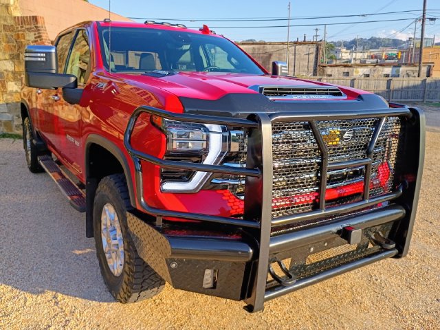Used 2024 Chevrolet Silverado 2500 LTZ w/ LTZ Plus Package AWD/4WD image 2