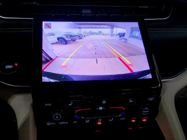 Used 2025 Jeep Grand Cherokee L Limited AWD/4WD image 33