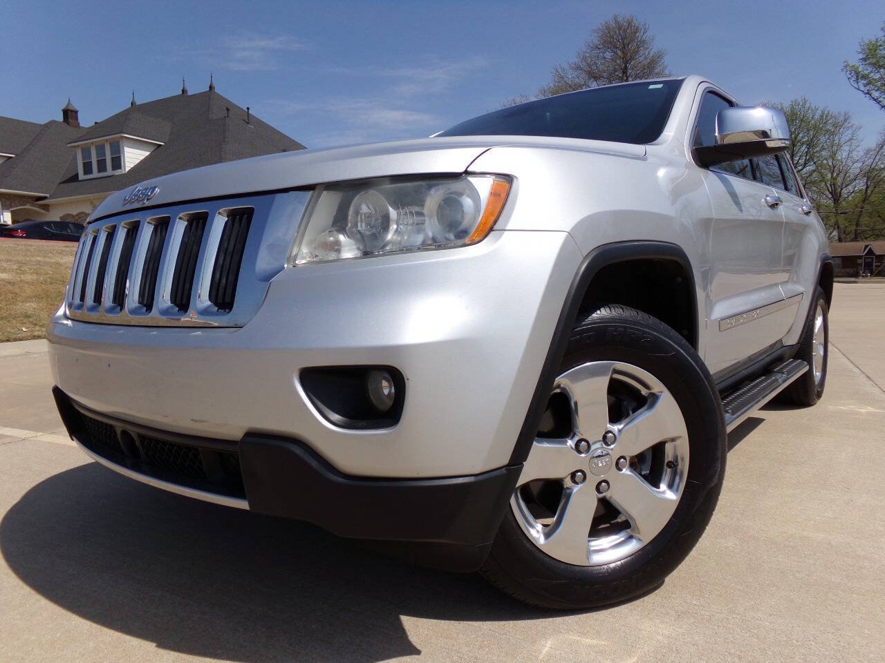Used 2011 Jeep Grand Cherokee Limited RWD image 8