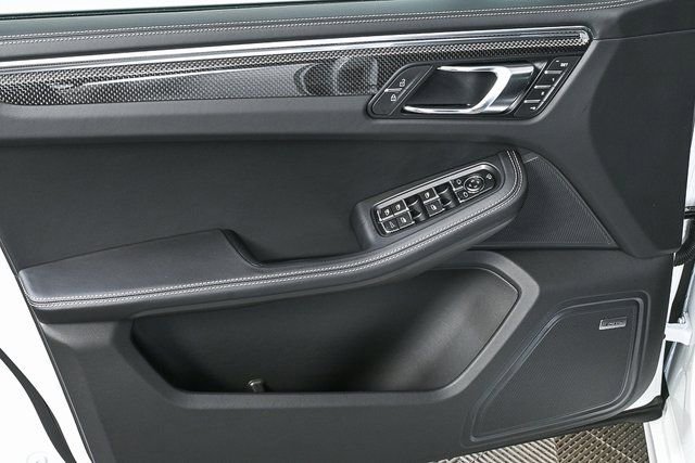 New 2026 Porsche Macan GTS image 8