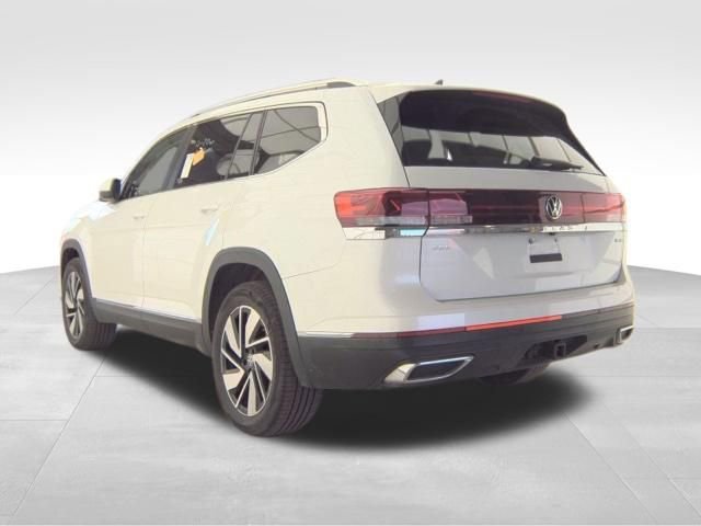 Used 2025 Volkswagen Atlas SEL AWD/4WD image 4