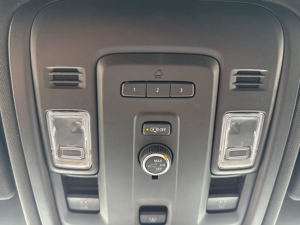 Used 2023 GMC Yukon SLT image 38