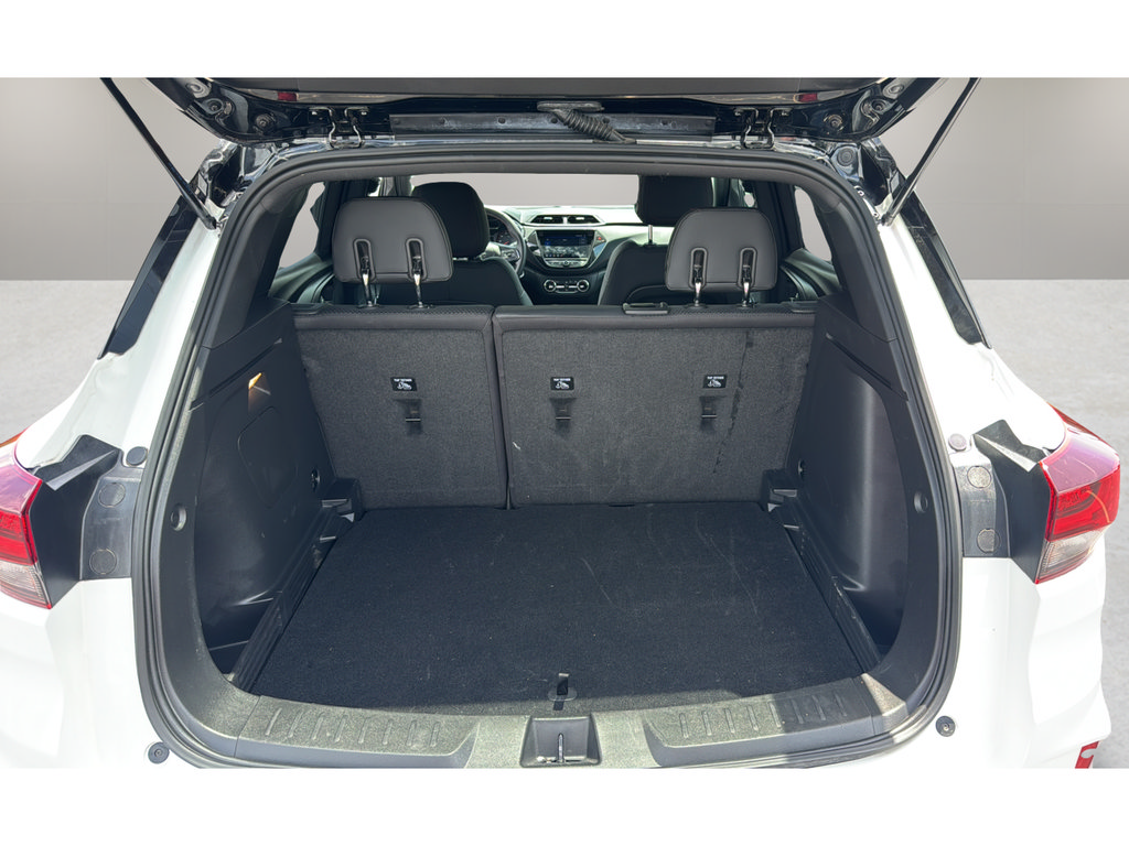 Used 2023 Chevrolet TrailBlazer RS w/ Convenience Package FWD image 13