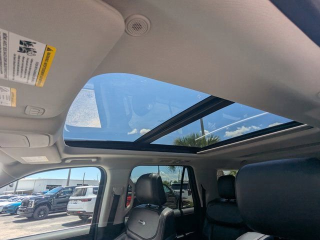 Used 2025 Ford Expedition Max Platinum AWD/4WD image 23