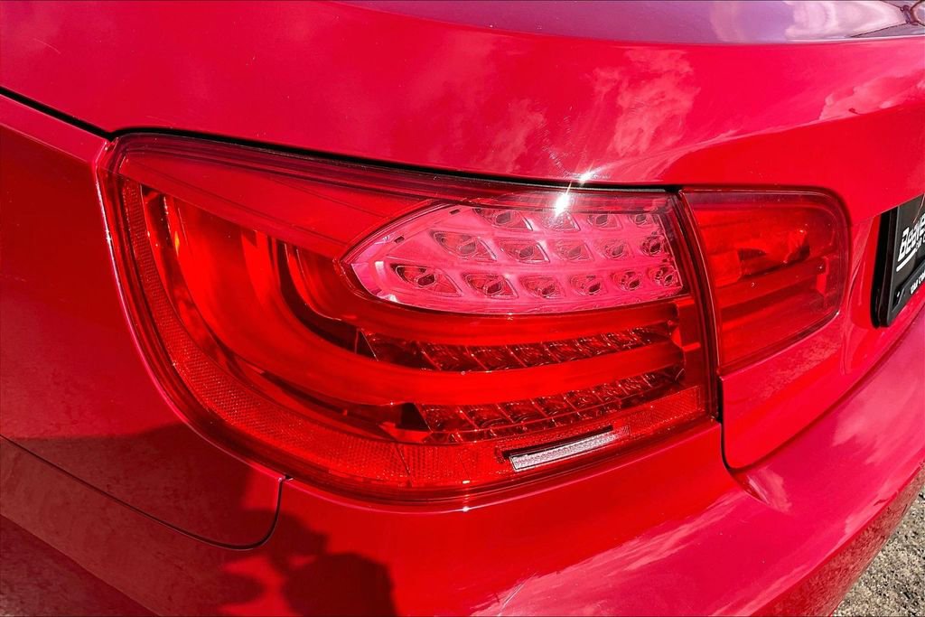 Used 2013 BMW 335i Convertible image 29