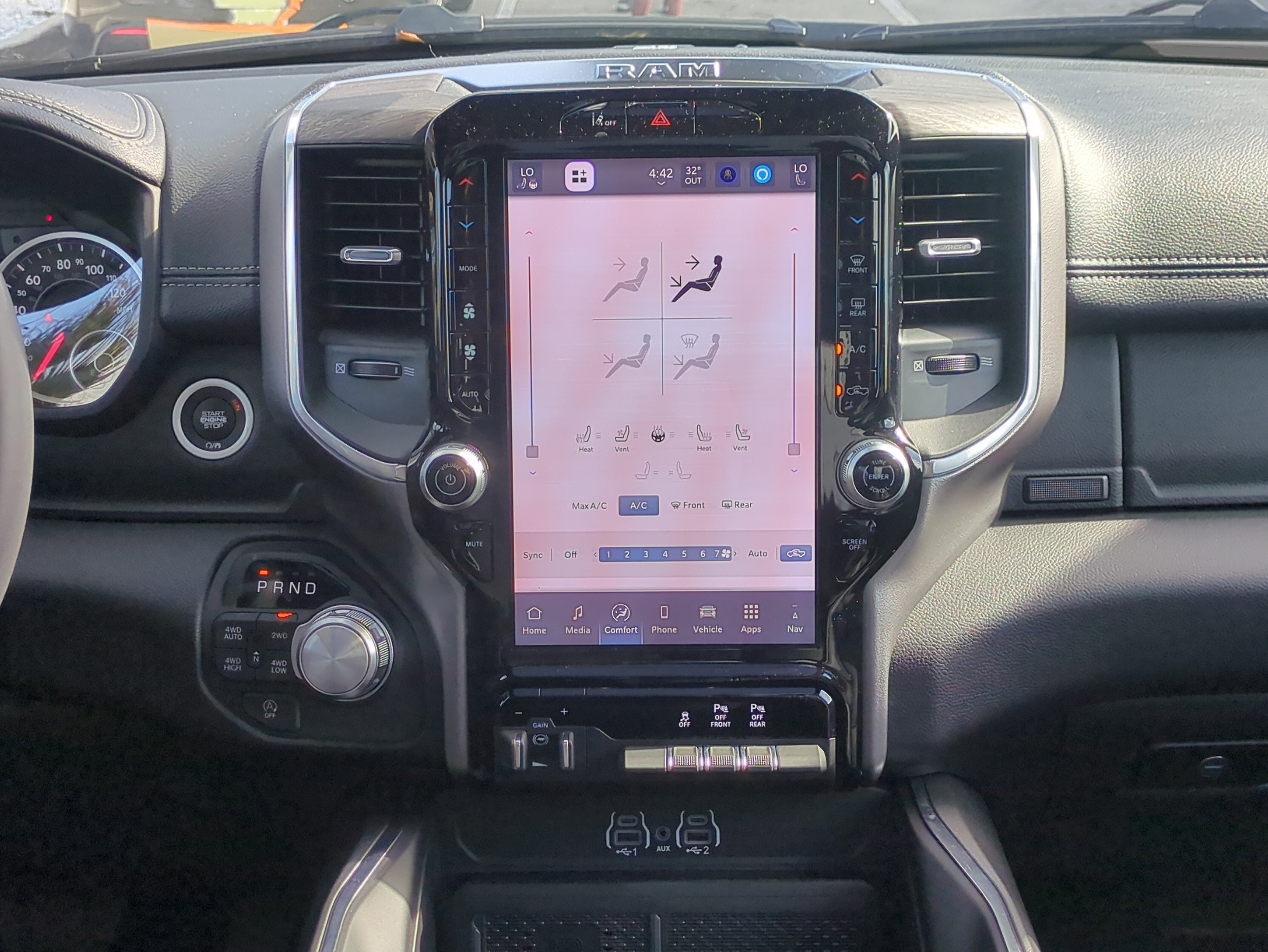 New 2026 RAM 1500 Laramie w/ Laramie Preferred Package image 18