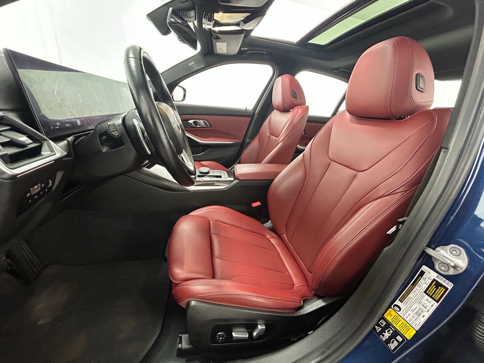 Used 2023 BMW 330i xDrive Sedan w/ Premium Package image 27