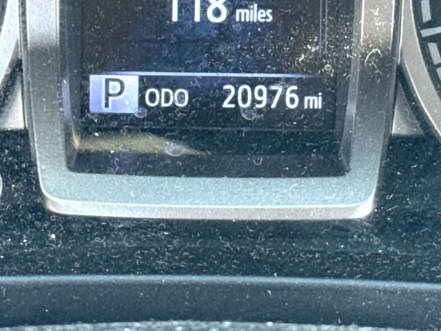 Certified 2023 Toyota Tacoma SR5 AWD/4WD image 24