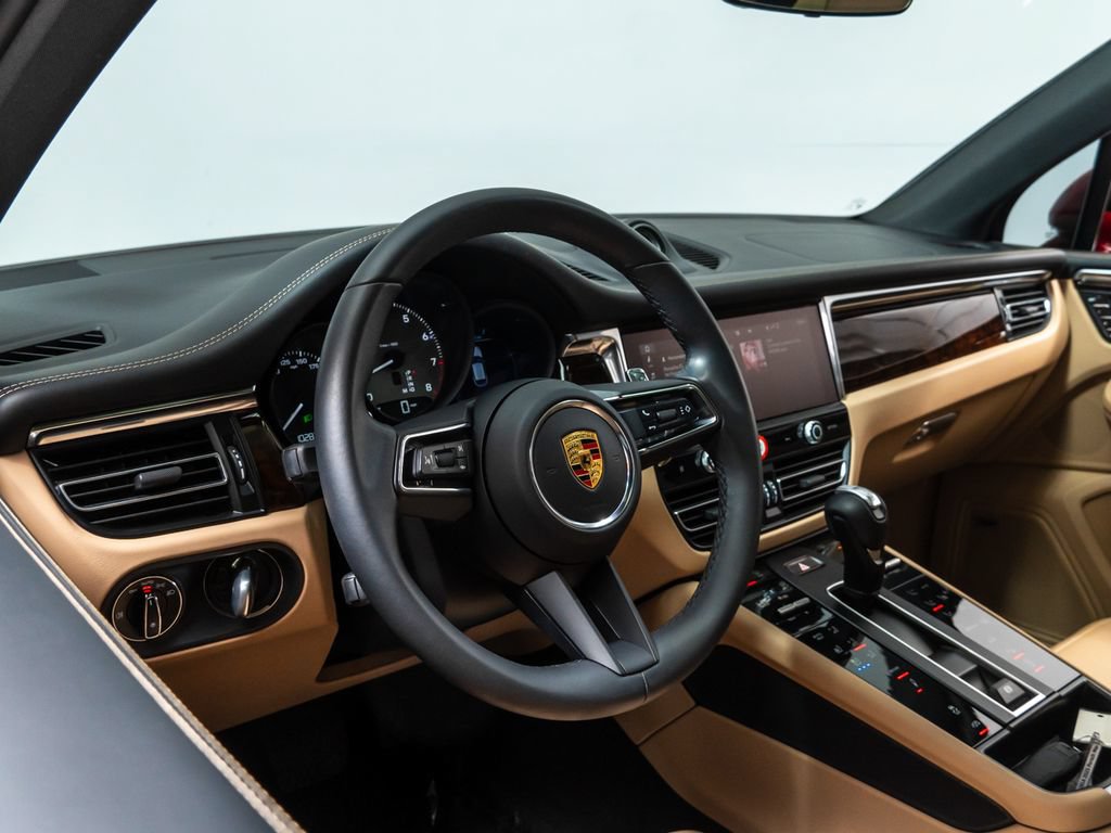 Used 2025 Porsche Macan S AWD/4WD image 13