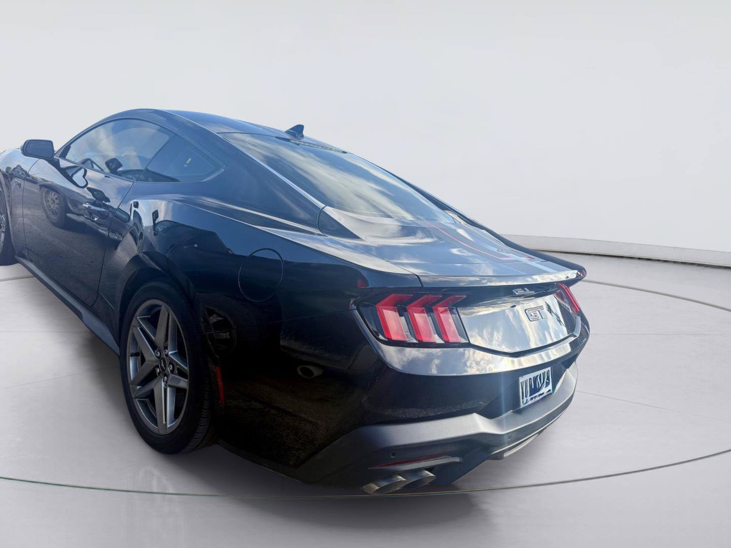 Used 2024 Ford Mustang GT RWD image 5