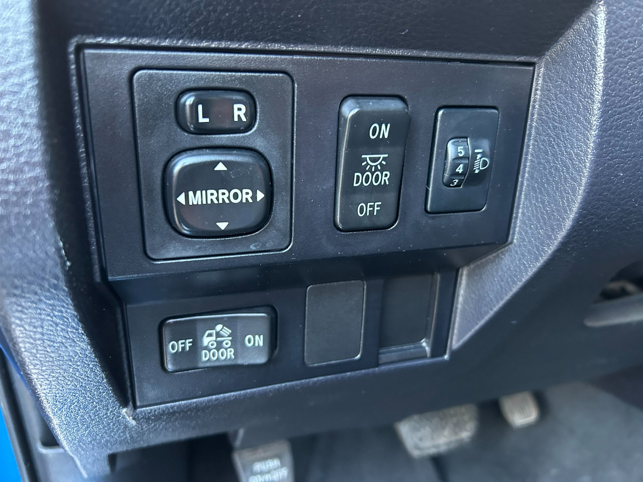 Used 2017 Toyota Tundra SR5 image 11