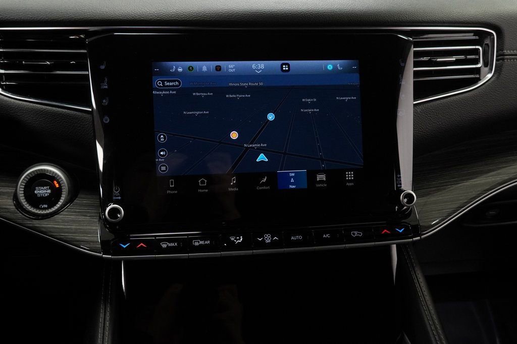 Certified 2022 Jeep Wagoneer Series III w/ Flexible Seating Group image 31