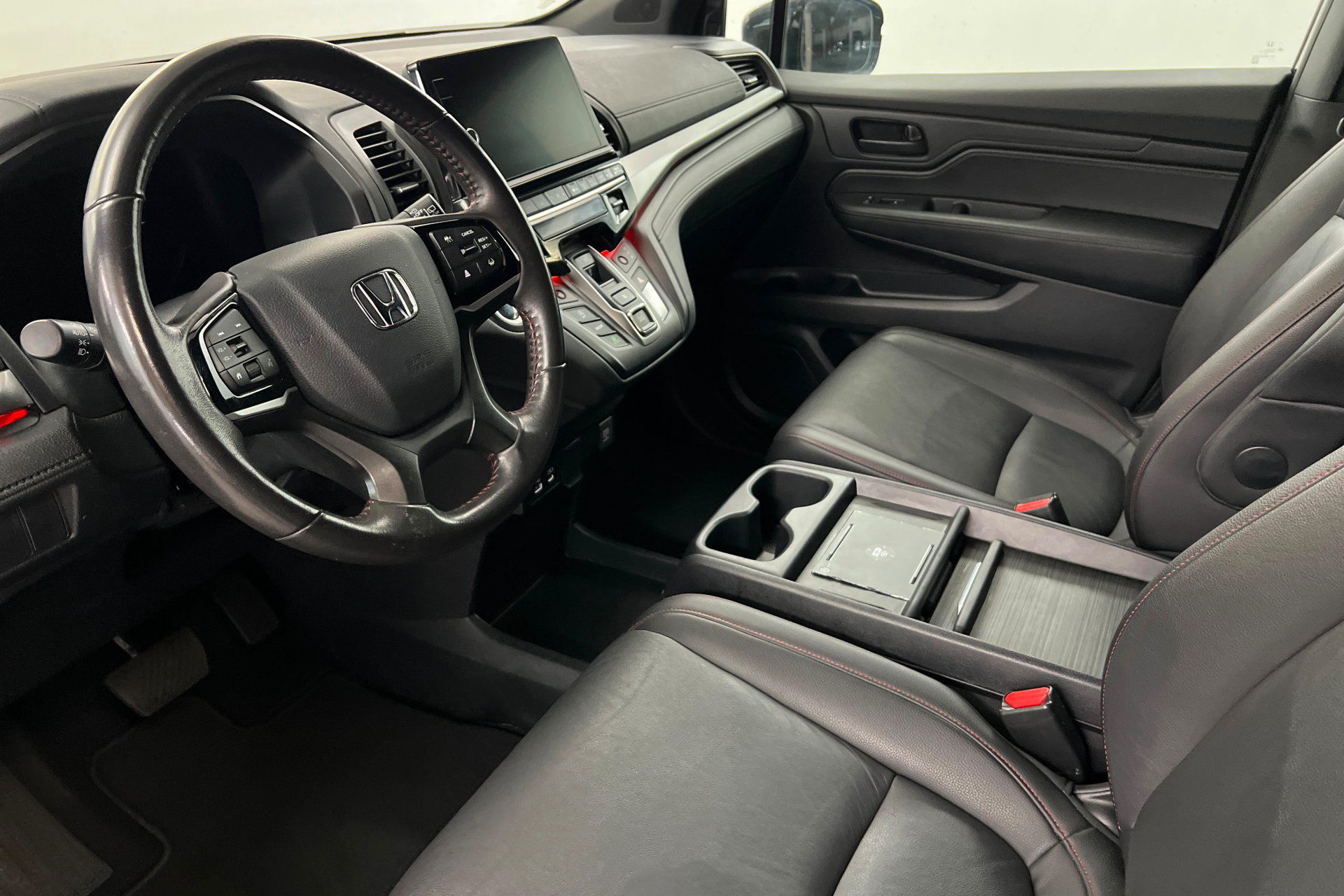Used 2025 Honda Odyssey Sport-L image 16