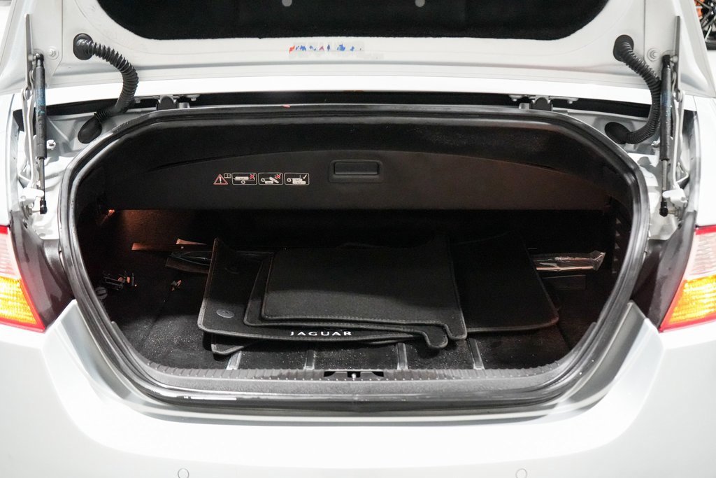 Used 2009 Jaguar XKR R image 29