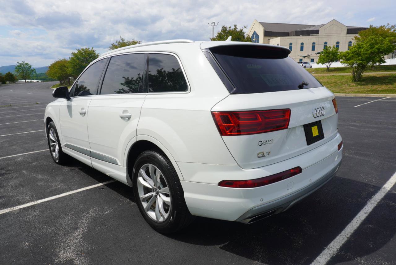Used 2017 Audi Q7 2.0T Premium AWD/4WD image 9