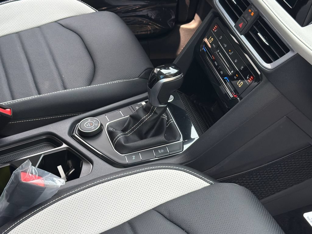 New 2026 Volkswagen Taos SEL AWD/4WD image 23