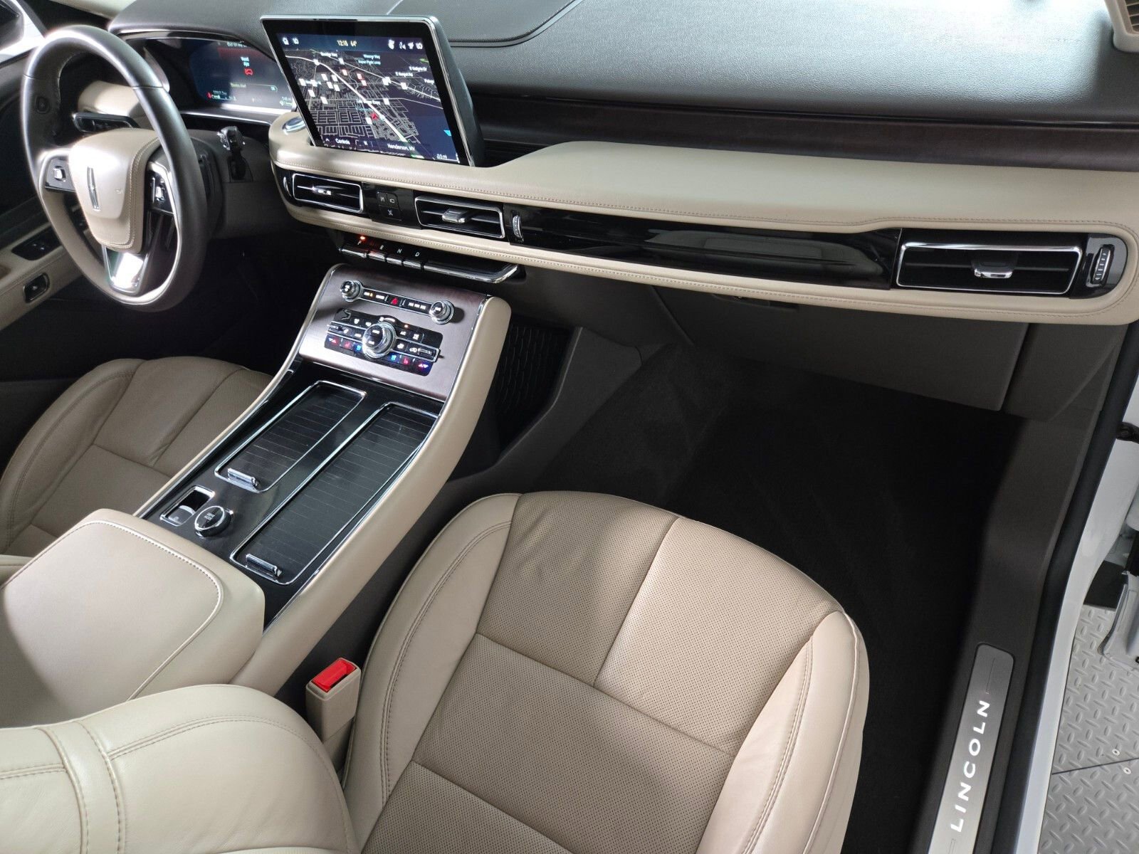 Used 2023 Lincoln Aviator Grand Touring w/ Equipment Group 301A image 18