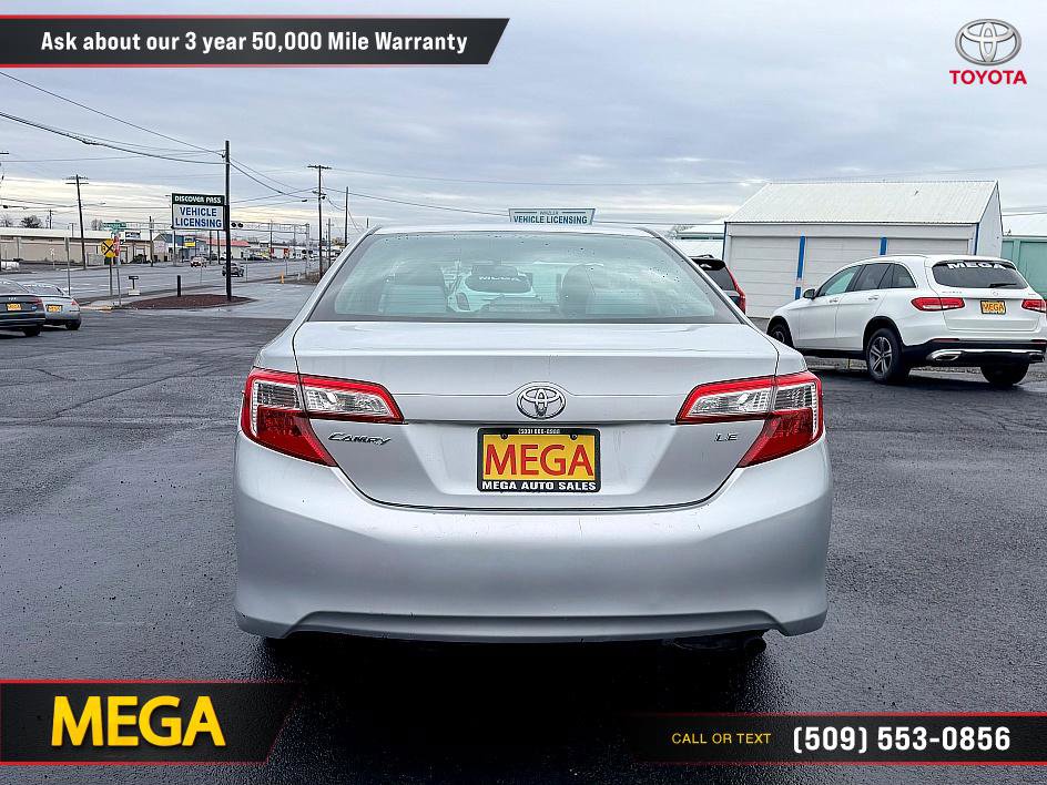 Used 2013 Toyota Camry LE image 10