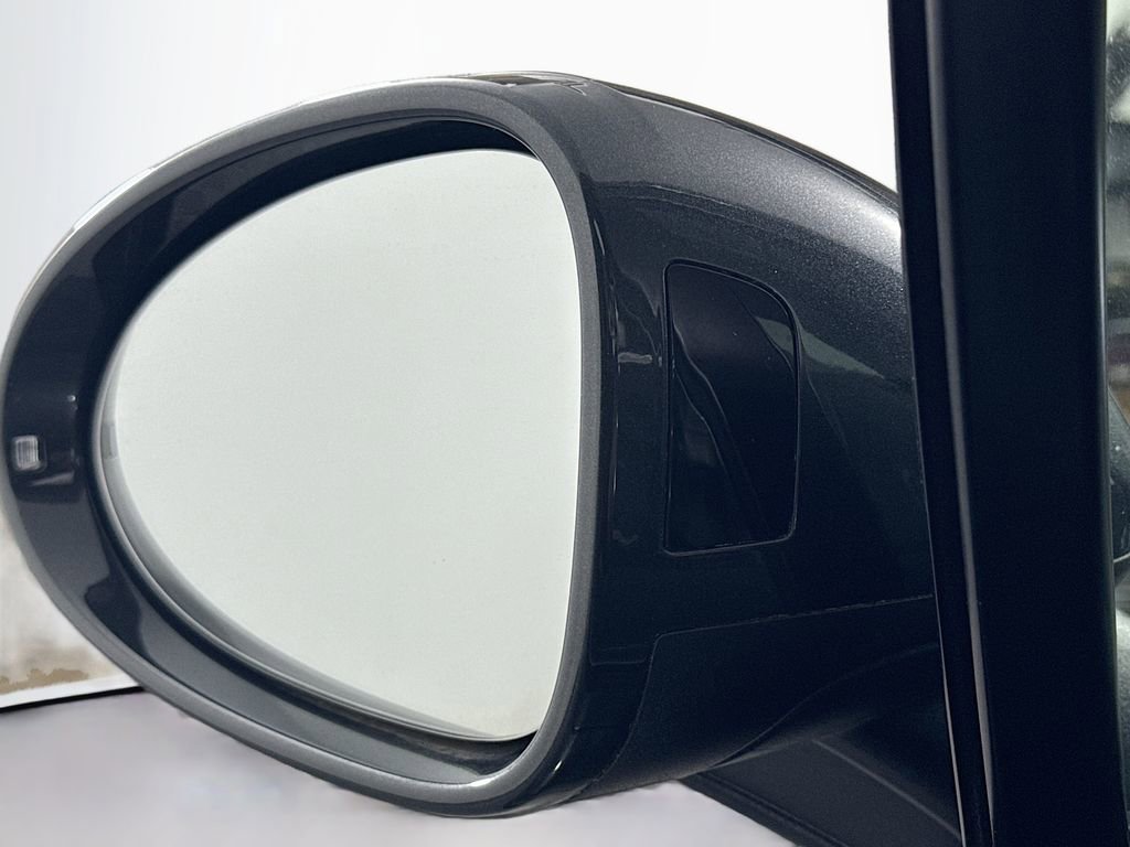 Used 2021 Porsche Macan AWD/4WD image 21