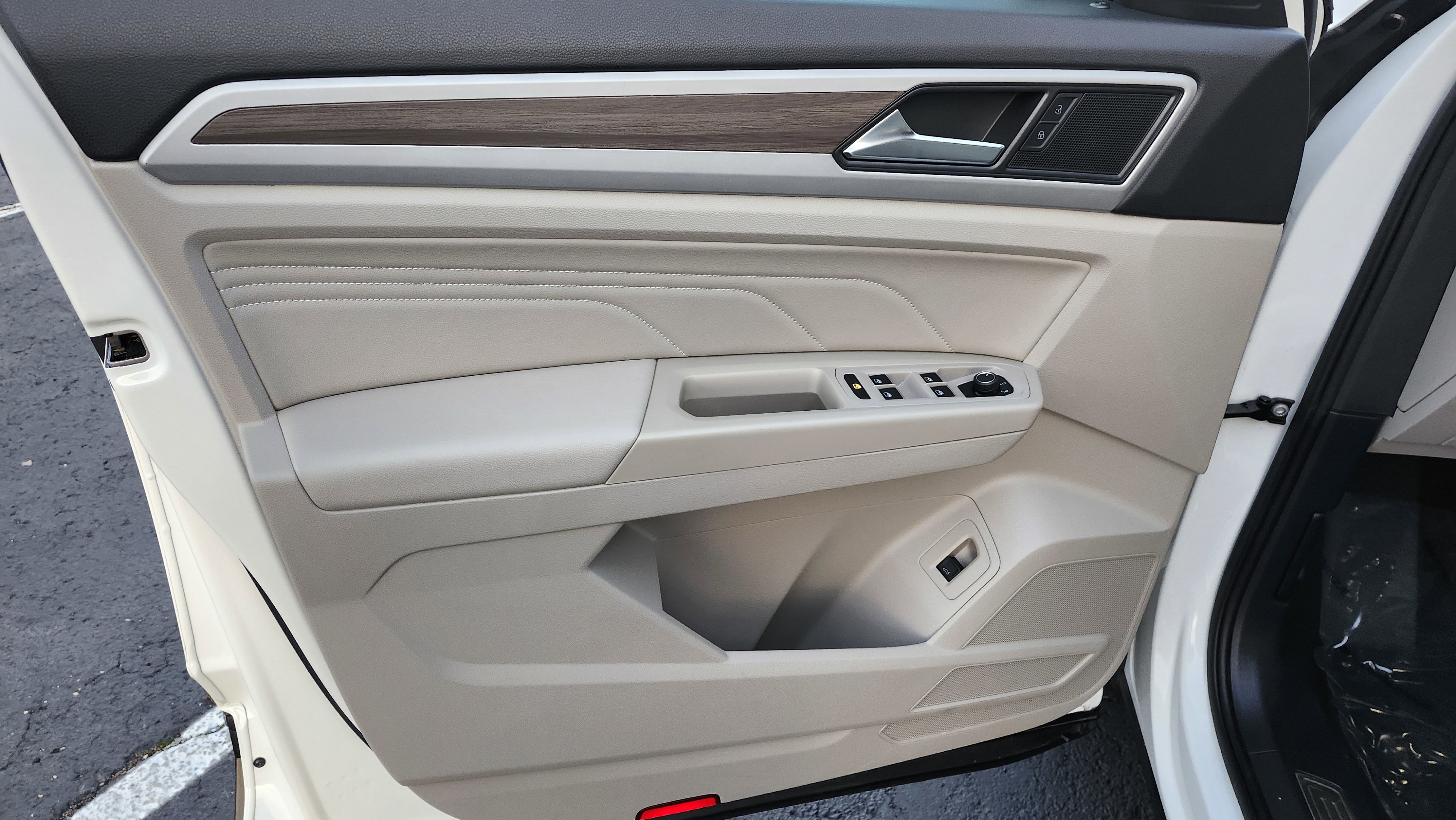 Used 2021 Volkswagen Atlas SEL image 30