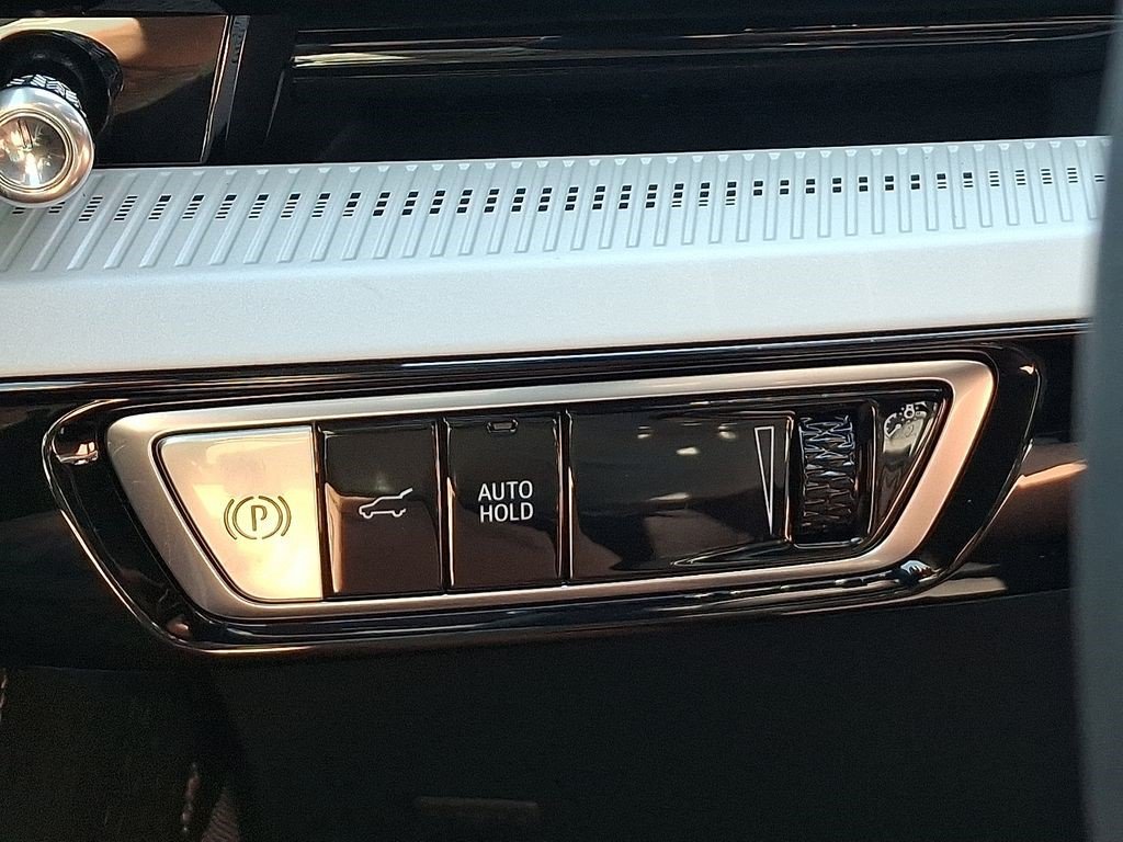 Certified 2026 Cadillac Optiq Luxury 1 AWD/4WD image 25