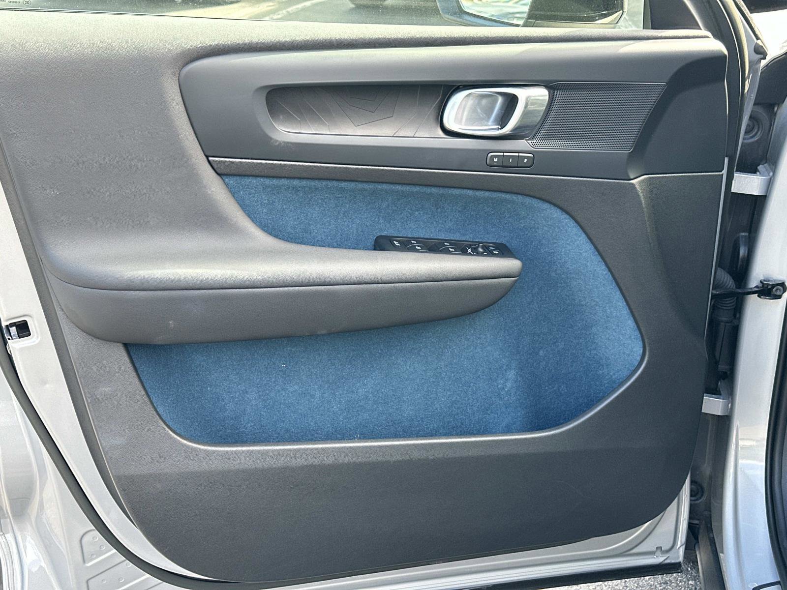 Certified 2023 Volvo XC40 Recharge Plus image 15