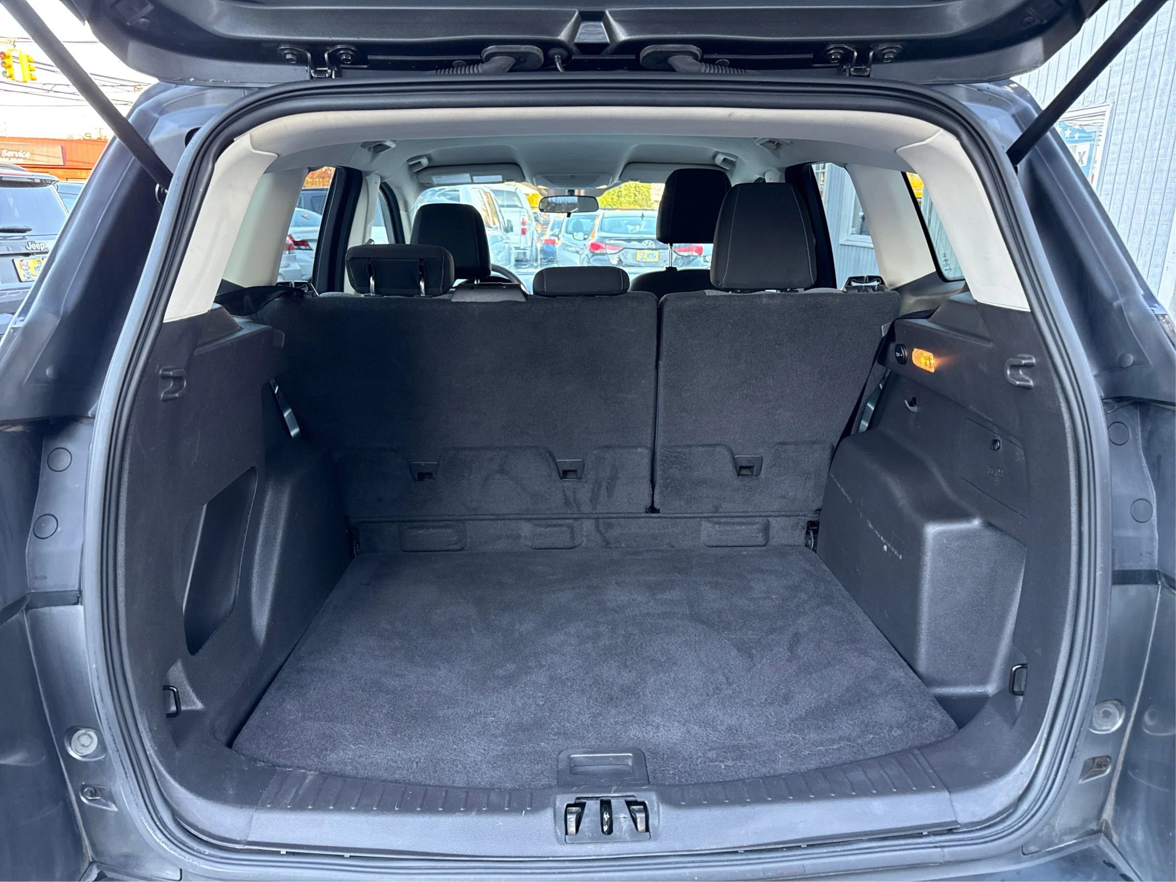 Used 2017 Ford Escape SE w/ Equipment Group 201A image 16