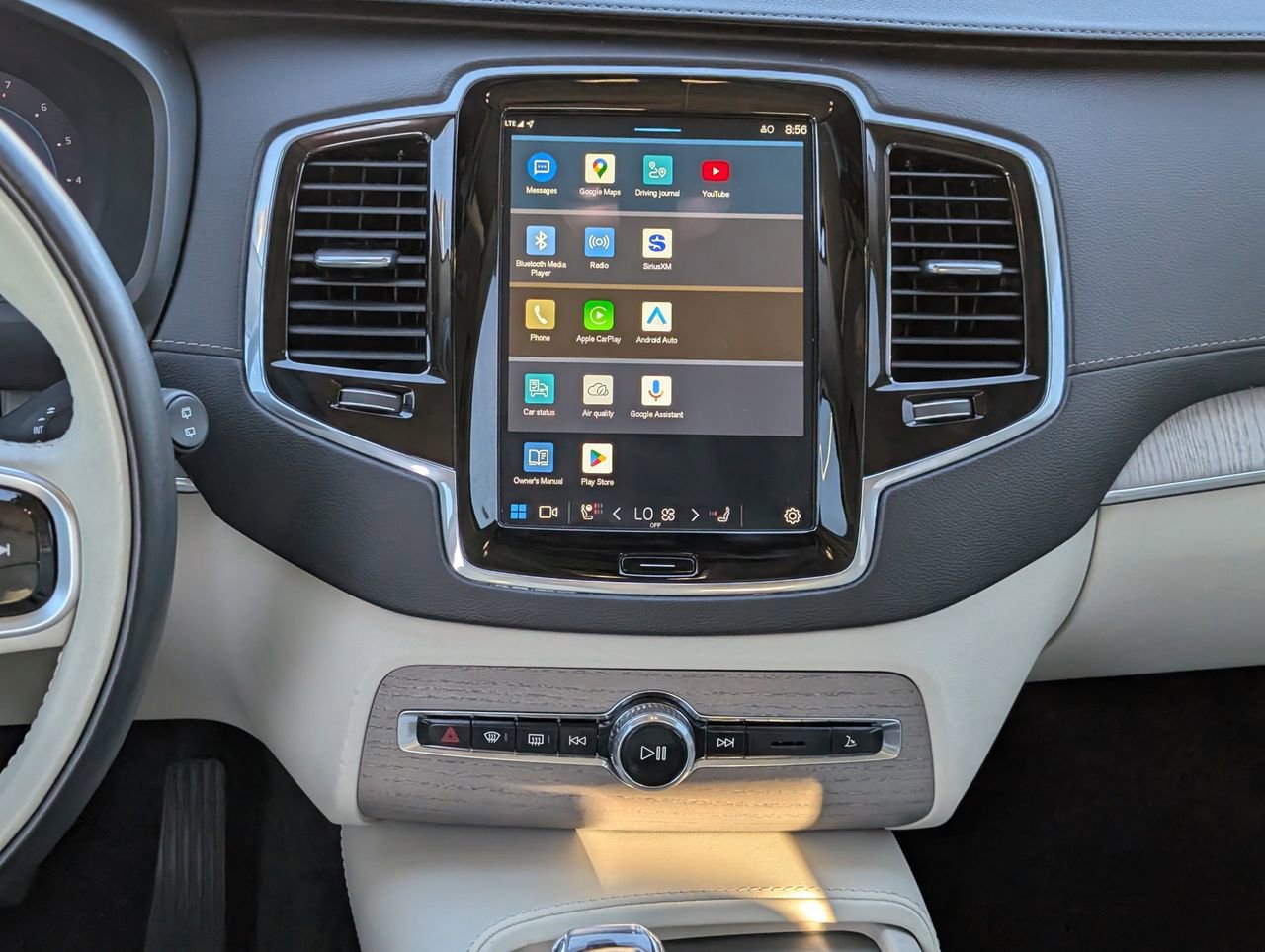 Used 2025 Volvo XC90 B6 Ultra w/ Lounge Package image 12