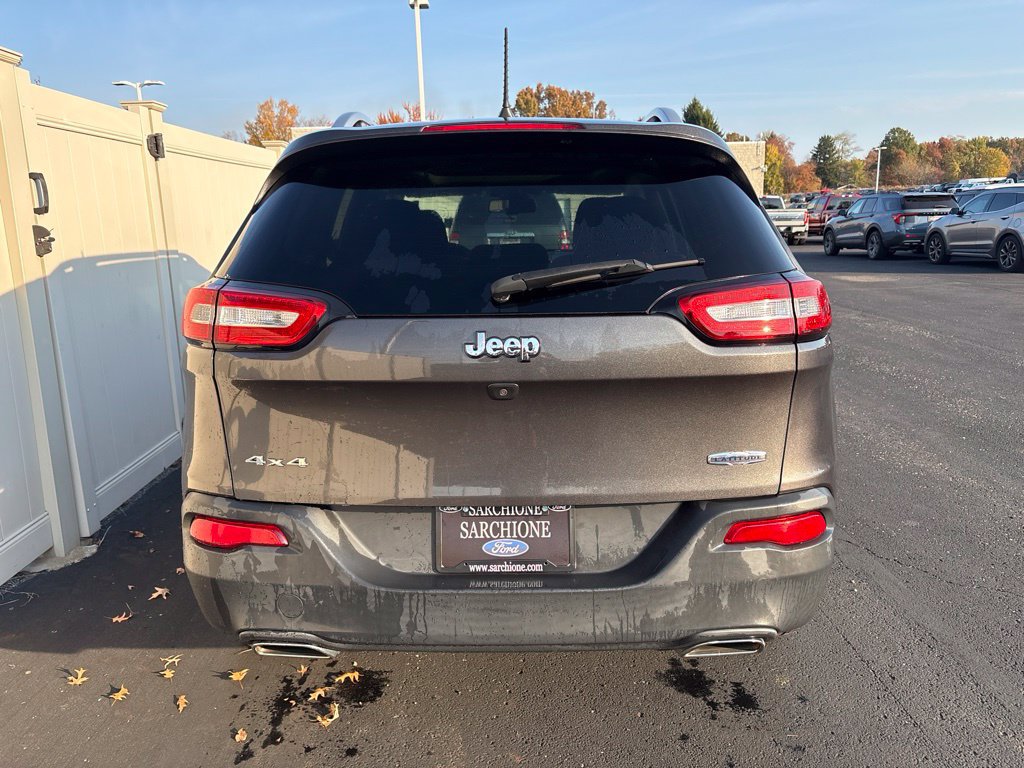 Used 2016 Jeep Cherokee Latitude w/ Comfort/Convenience Group AWD/4WD image 4