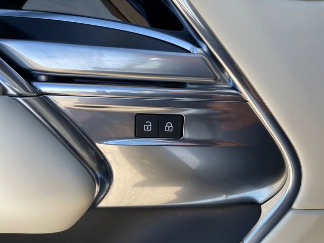 Used 2023 Land Rover Range Rover SE image 27