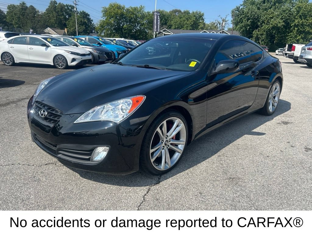 Used 2012 Hyundai Genesis 3.8 RWD image 3
