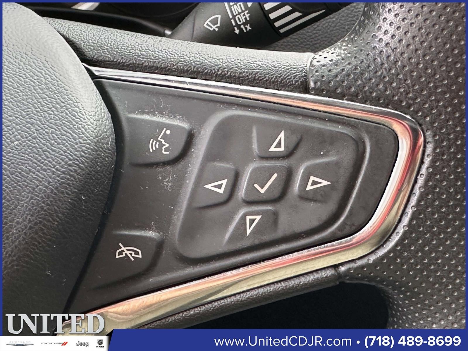 Used 2021 Chevrolet Equinox LT image 21