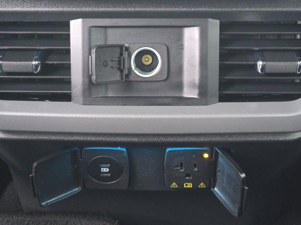 Used 2024 Ford F150 XLT w/ Mobile Office Package image 13