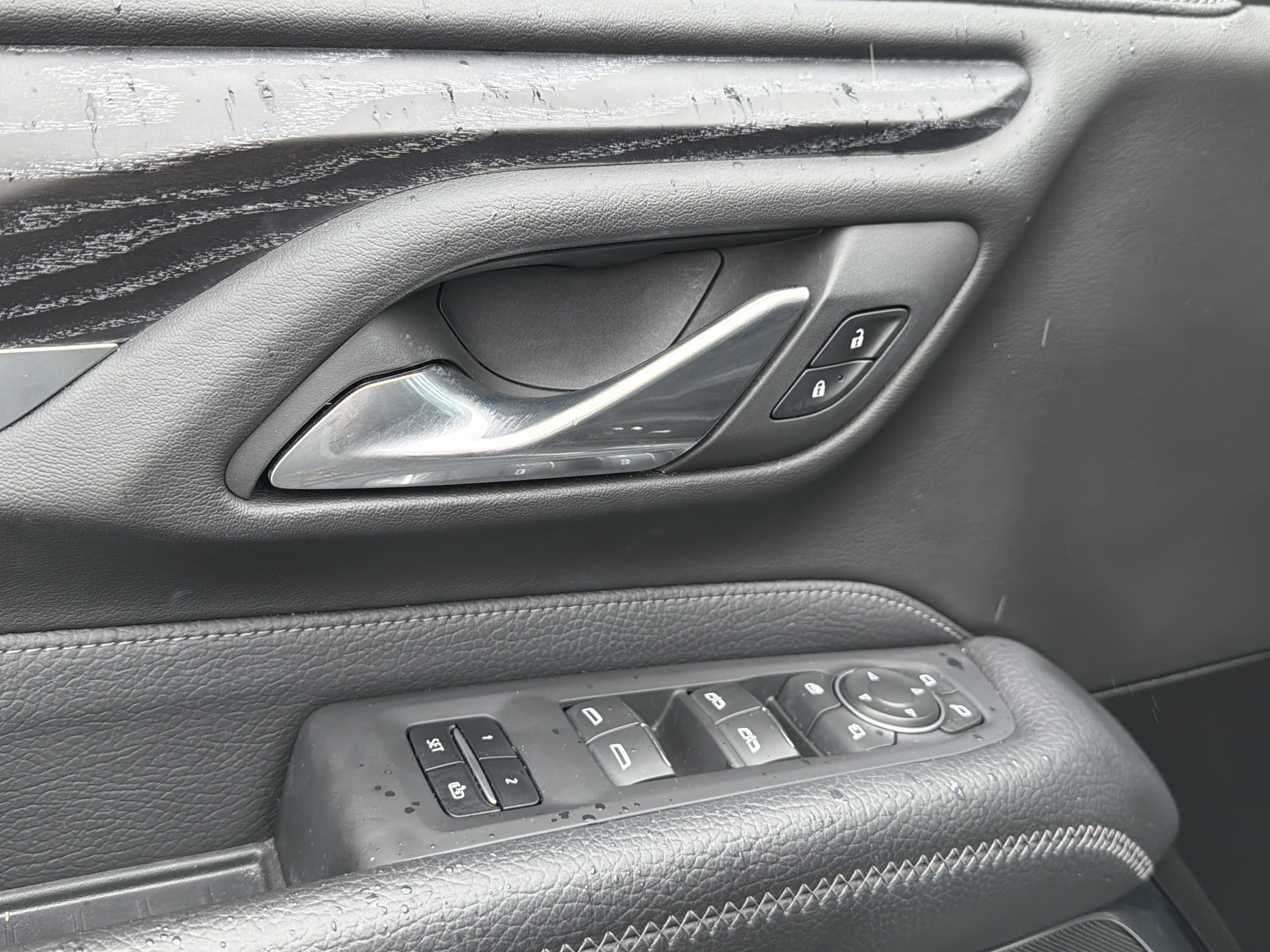 Used 2023 GMC Yukon Denali AWD/4WD image 25