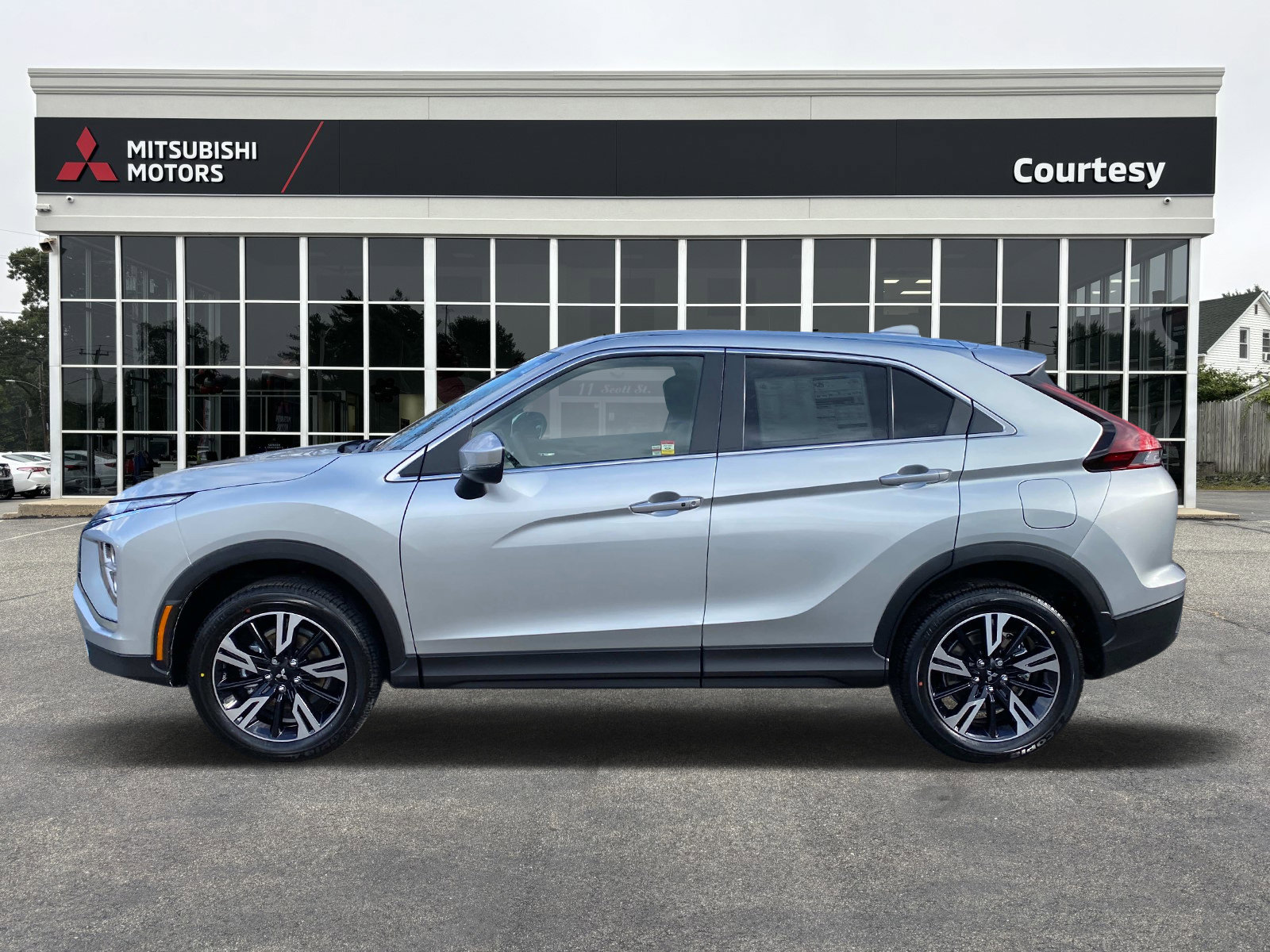New 2025 Mitsubishi Eclipse Cross SE image 2