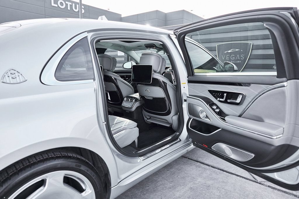 Used 2021 Mercedes-Benz Maybach S 580 4MATIC image 23