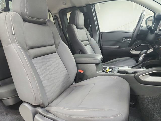 Used 2024 Nissan Frontier SV w/ SV Convenience Package image 37