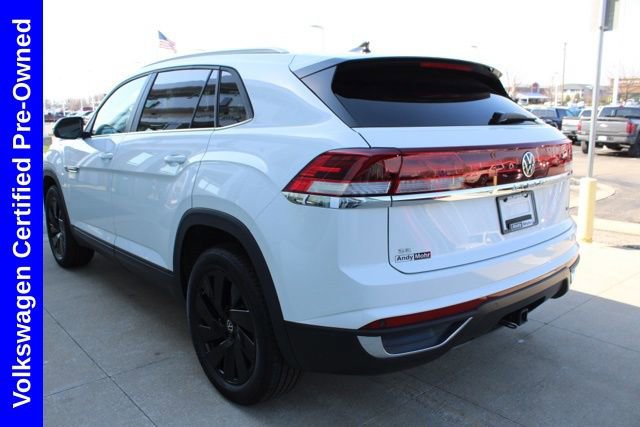 Used 2025 Volkswagen Atlas Cross Sport SE w/ Panoramic Sunroof Package image 4