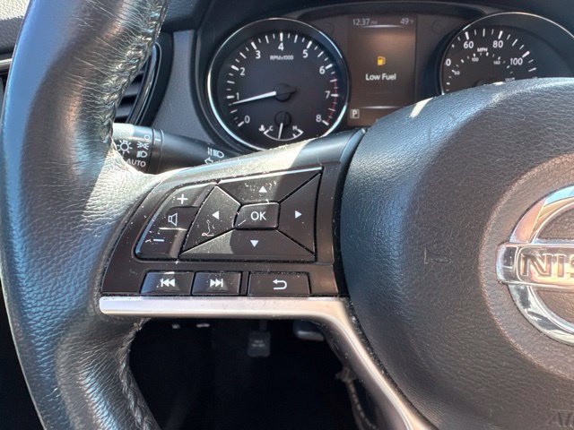 Used 2017 Nissan Rogue SV AWD/4WD image 23