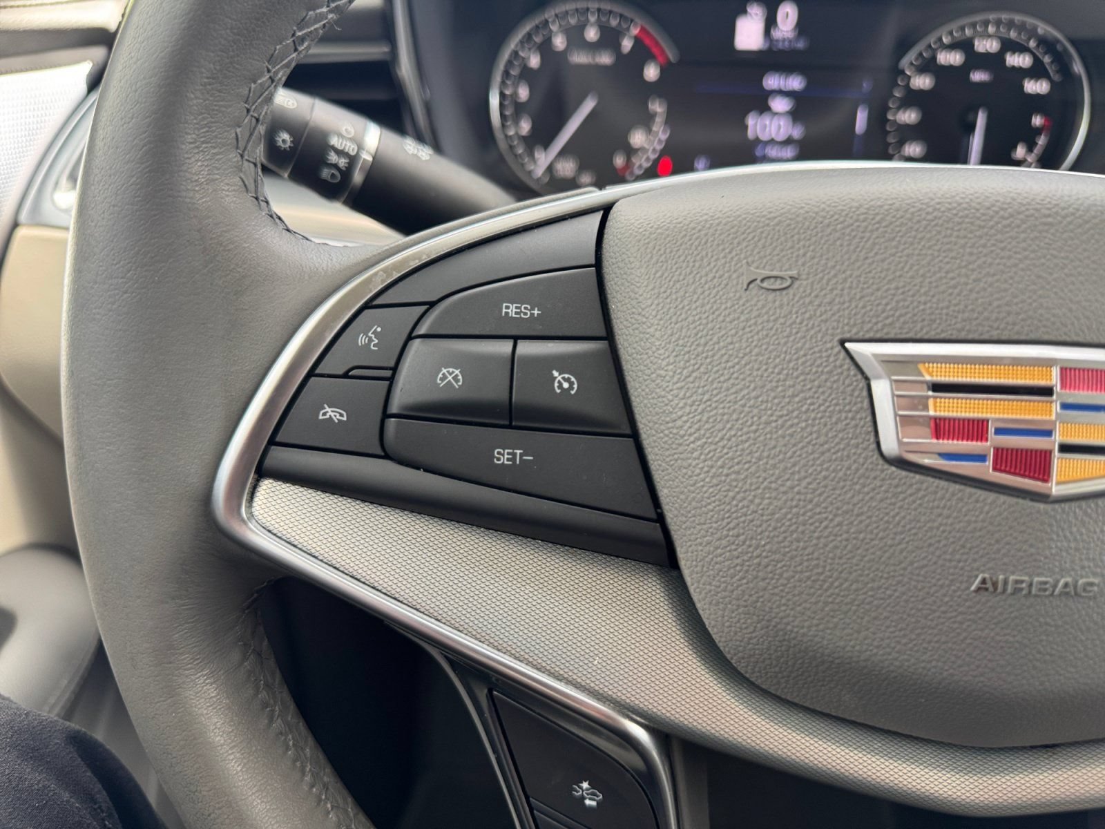 Used 2023 Cadillac XT5 Premium Luxury FWD image 23