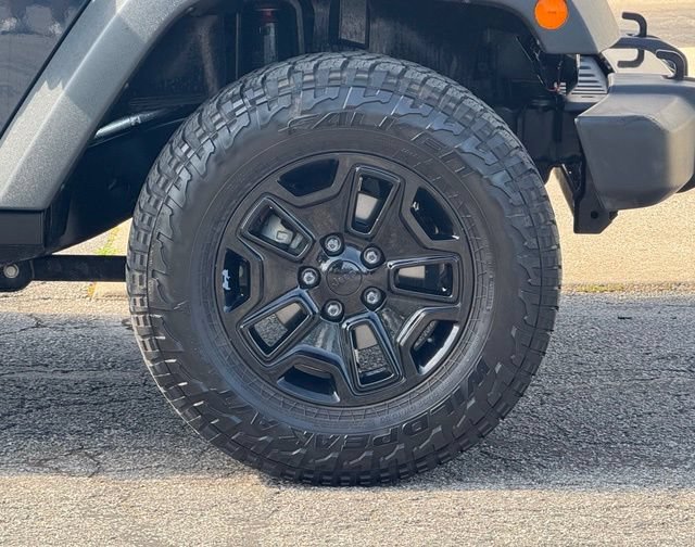 Used 2017 Jeep Wrangler Sport AWD/4WD image 3
