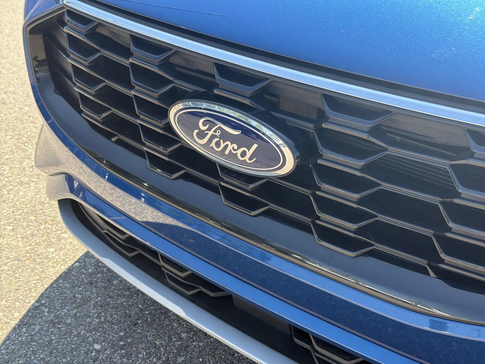 Used 2023 Ford Escape ST-Line w/ Tech Pack #1 AWD/4WD image 13