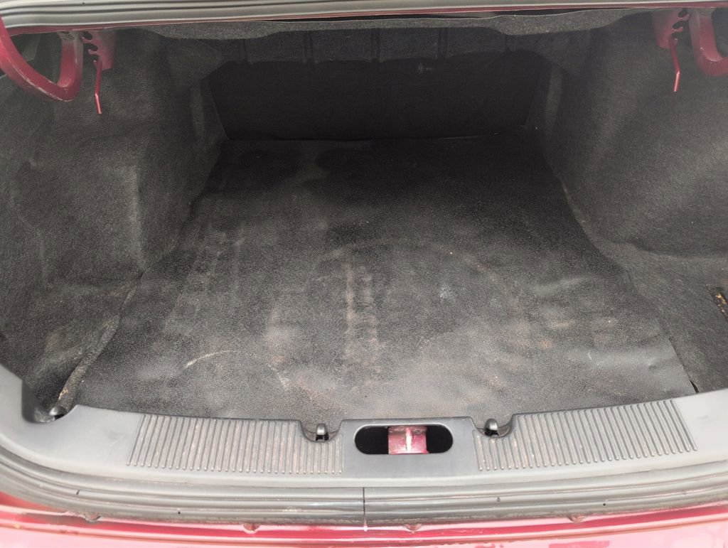 Used 2005 Ford Taurus SE FWD image 27