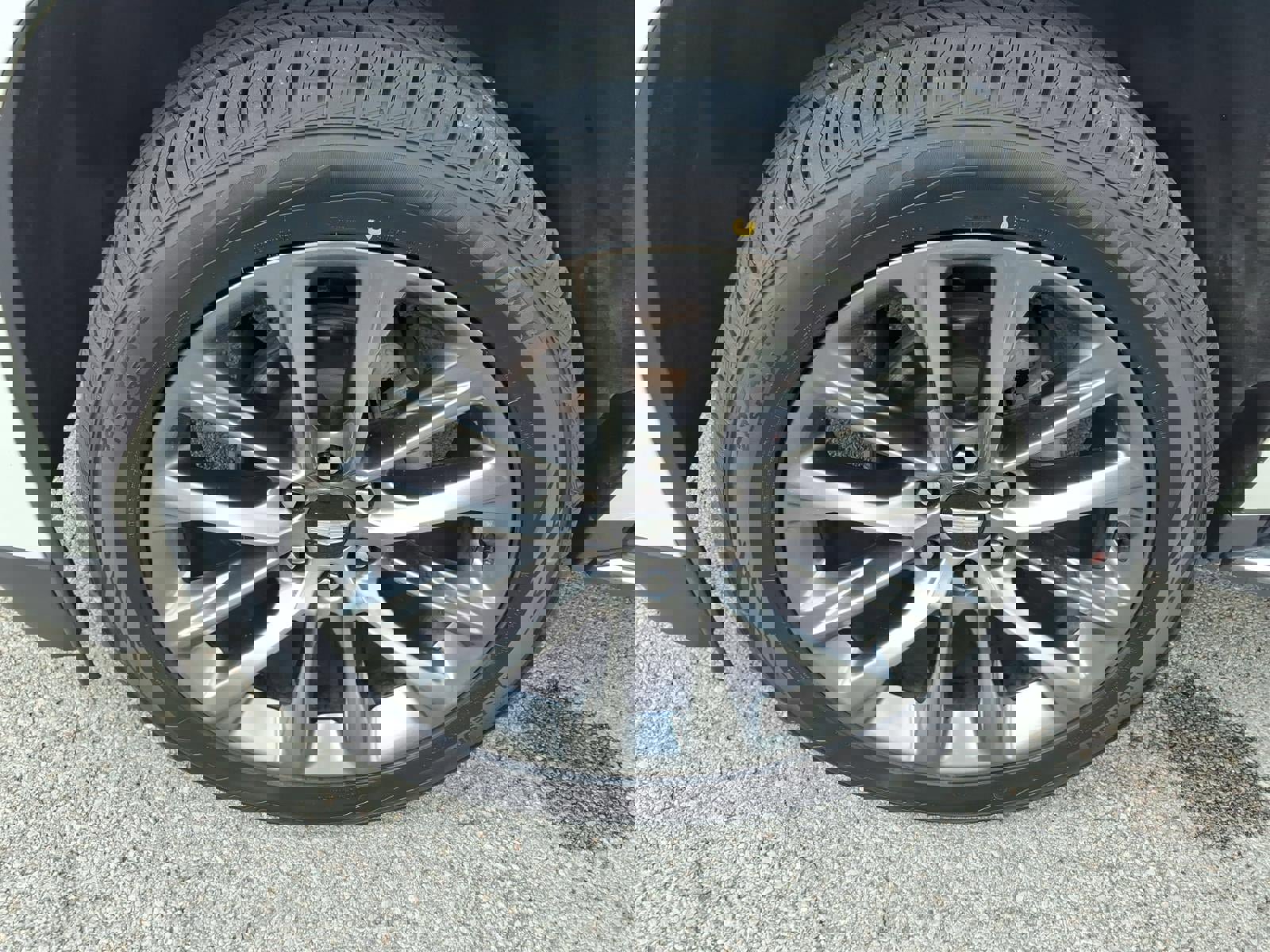 Used 2017 Cadillac Escalade Luxury image 5