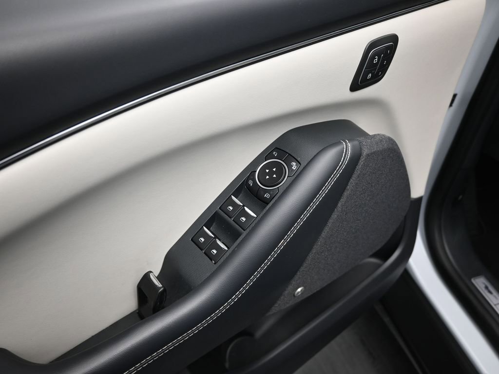 Used 2021 Ford Mustang Mach-E Premium image 11