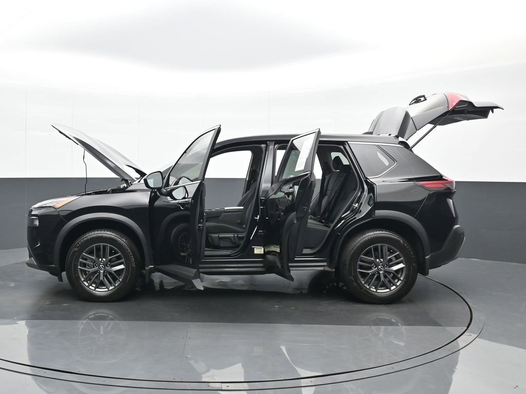 Used 2023 Nissan Rogue S image 27